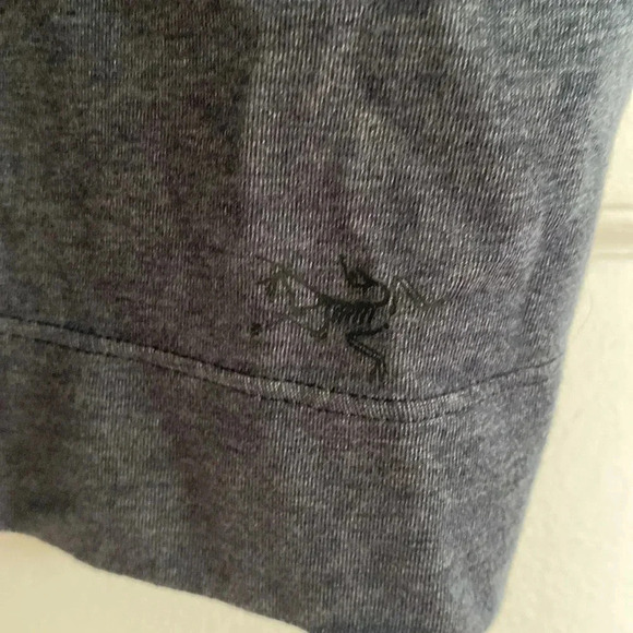 Arc’teryx blue women’s tshirt blend - medium - front pocket - cotton blend - Picture 2 of 8